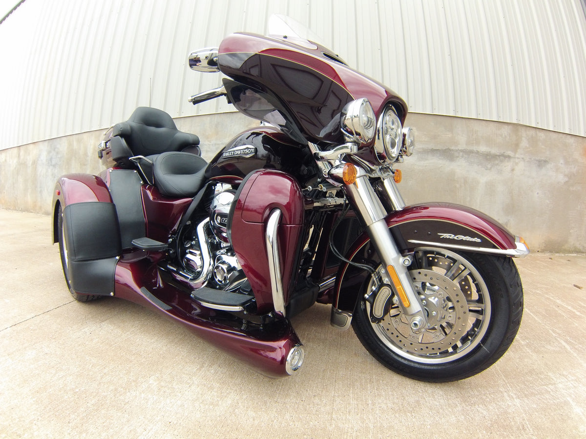 Trax Running Boards for Tri Glide – HOPPE Industries